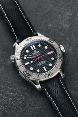 Artem Loop-Less Black White Stitching Sailcloth